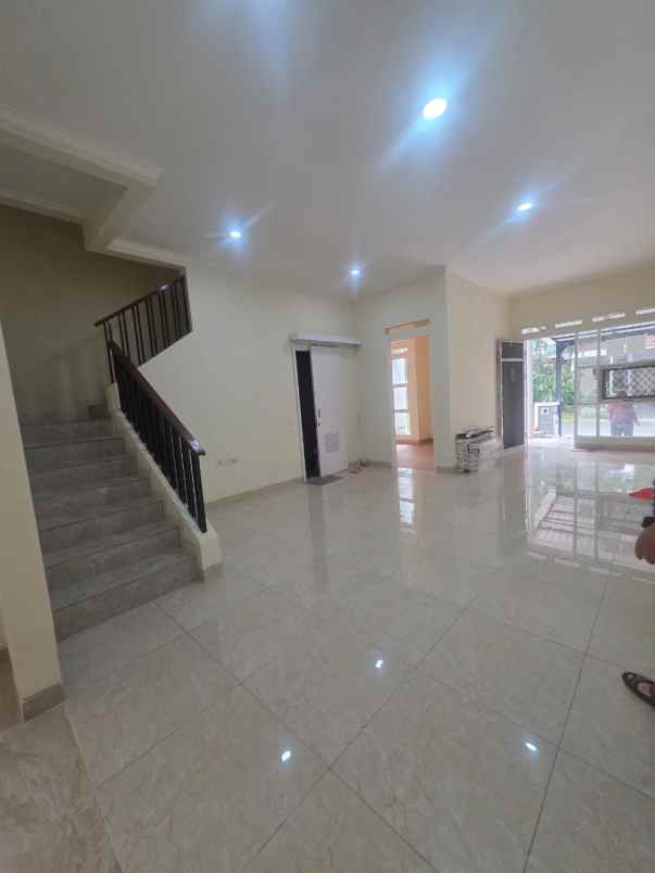 dijual ruko gudang kantor cluster darwin scientia