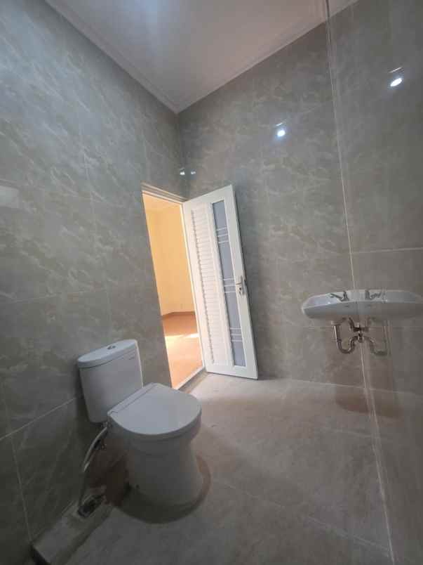 dijual ruko gudang kantor cluster darwin scientia