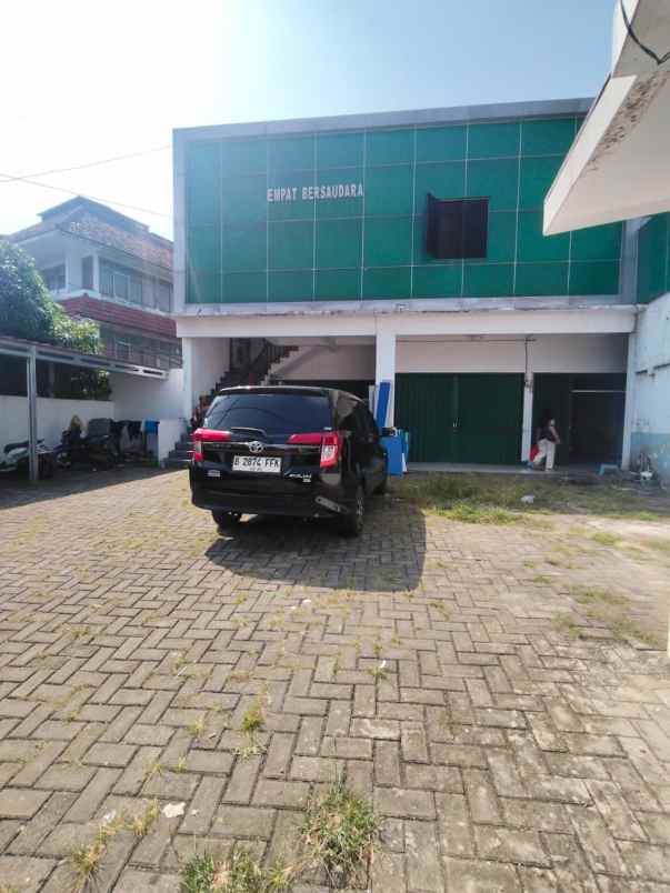 dijual ruko gudang kantor jalan cut mutia bekasi timur