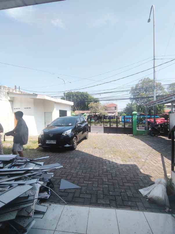 dijual ruko gudang kantor jalan cut mutia bekasi timur