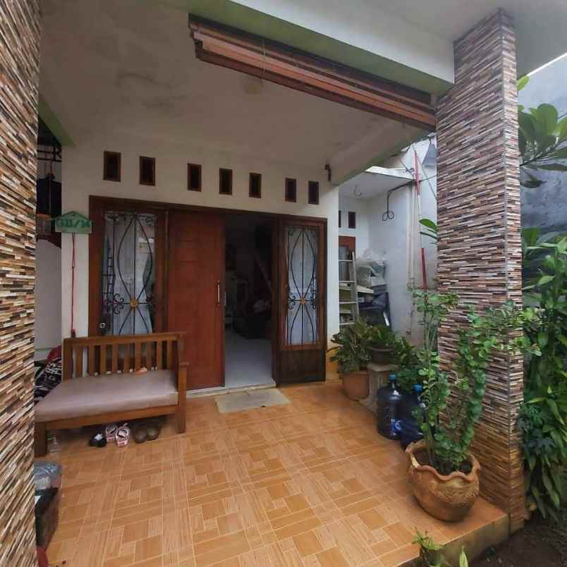 dijual rumah 1 1 4 lantai dalam cluster