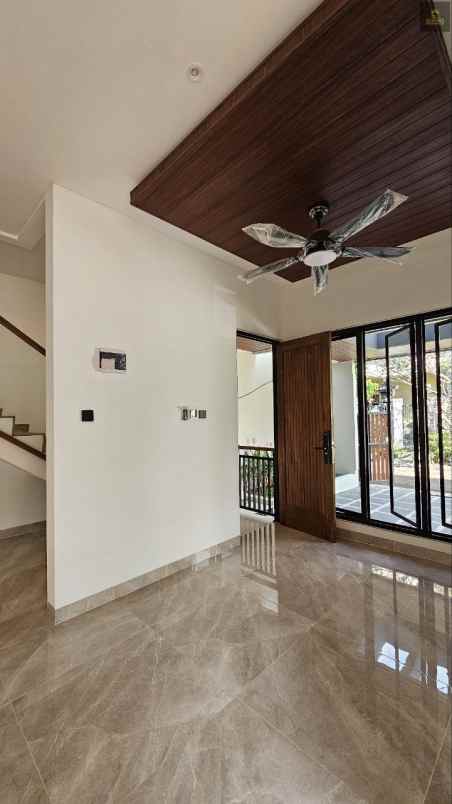 dijual rumah 2 lantai modern kontemporer tropis di bsd