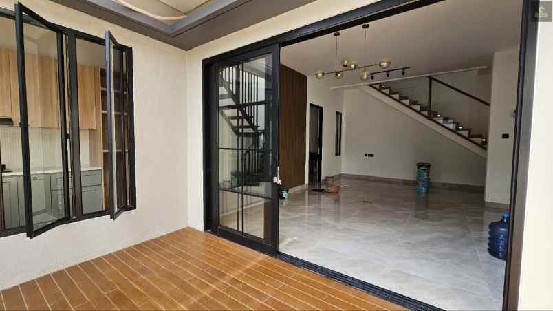 dijual rumah 2 lantai modern kontemporer tropis di bsd