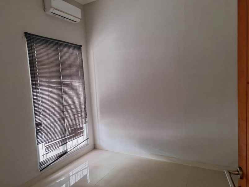 dijual rumah 2 lantai siap huni di bekasi