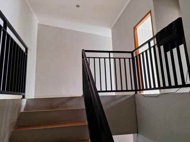 dijual rumah 2 lantai siap huni di bekasi