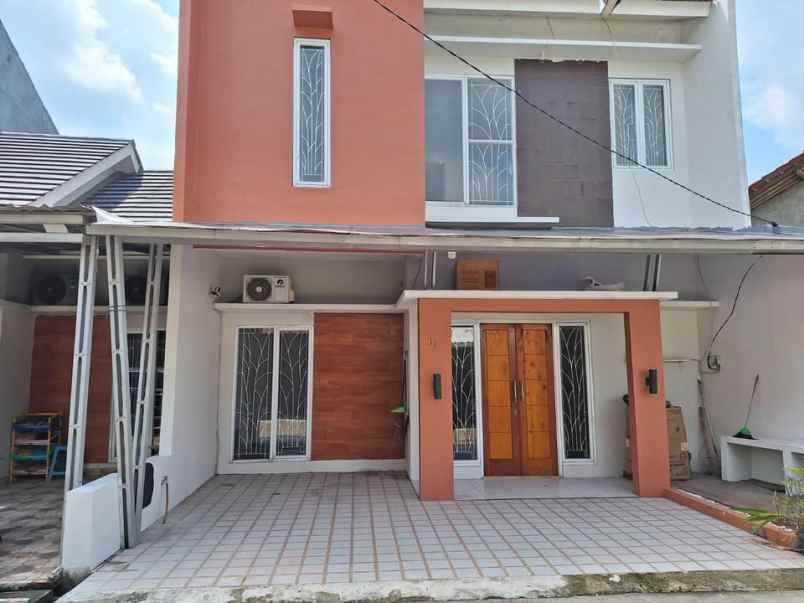 dijual rumah 2 lantai siap huni di bekasi
