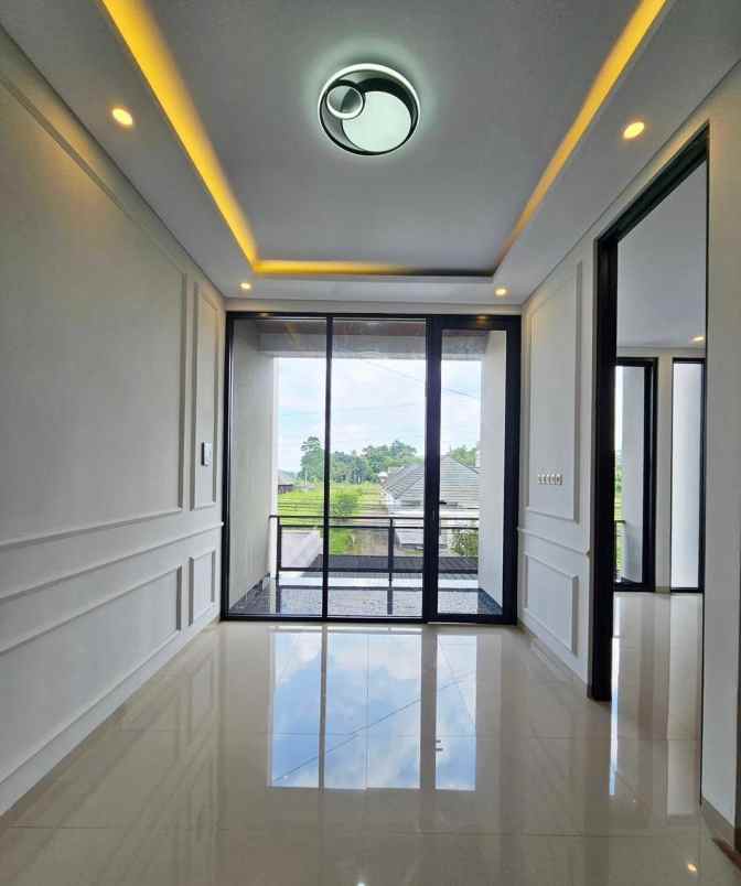 dijual rumah 2 lantai siap huni jakal km 13