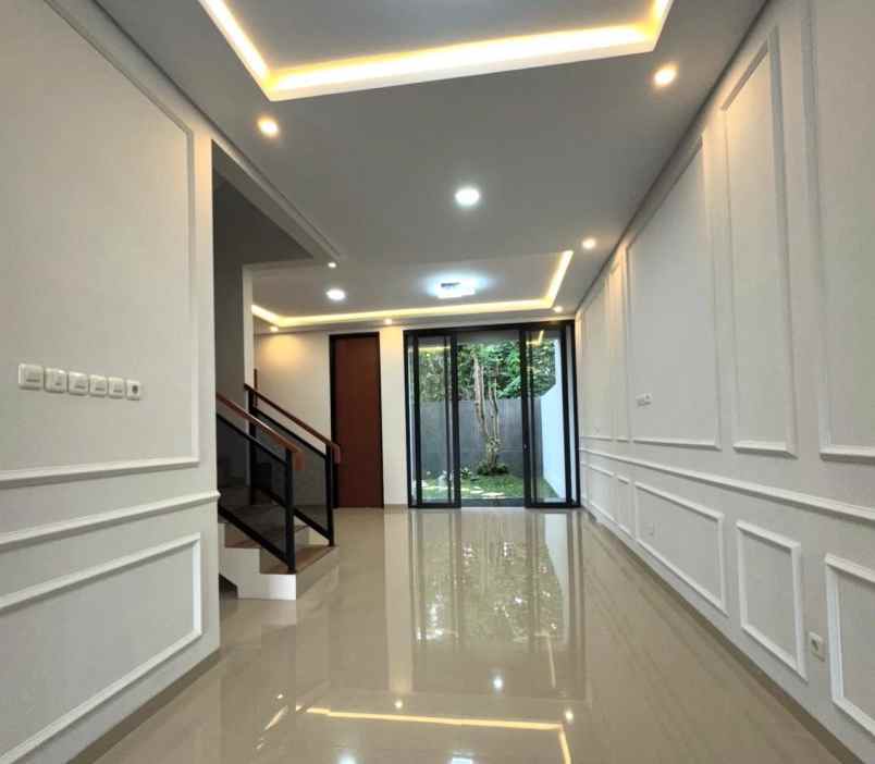 dijual rumah 2 lantai siap huni jakal km 13