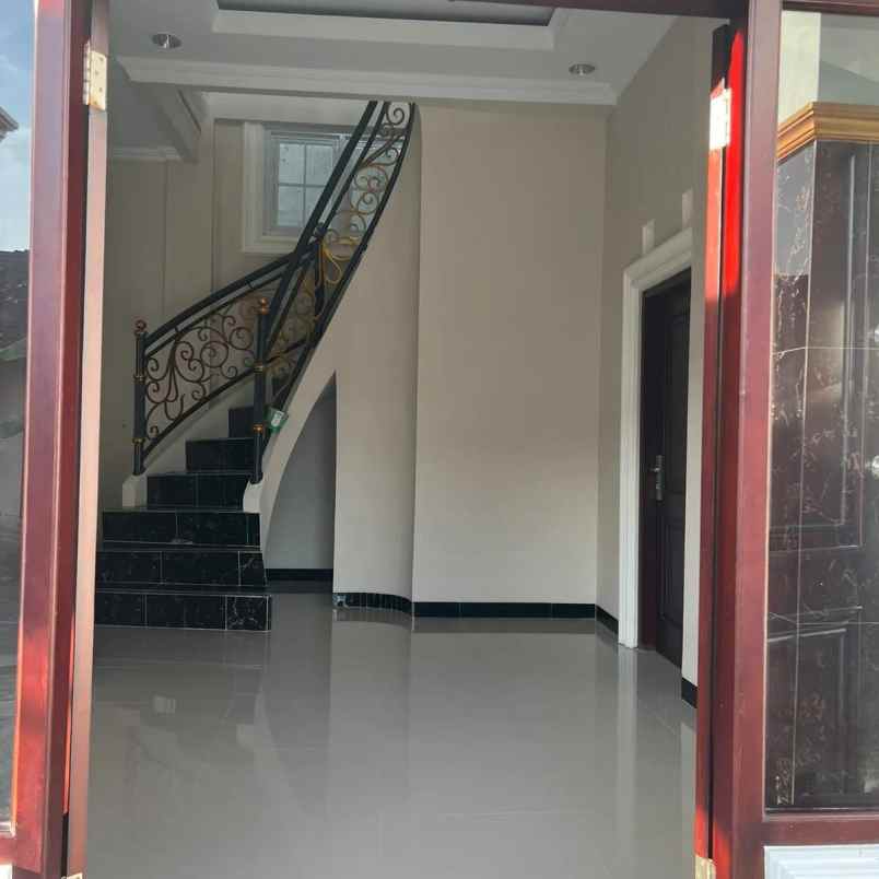 dijual rumah 850 meter ke ringroad barat