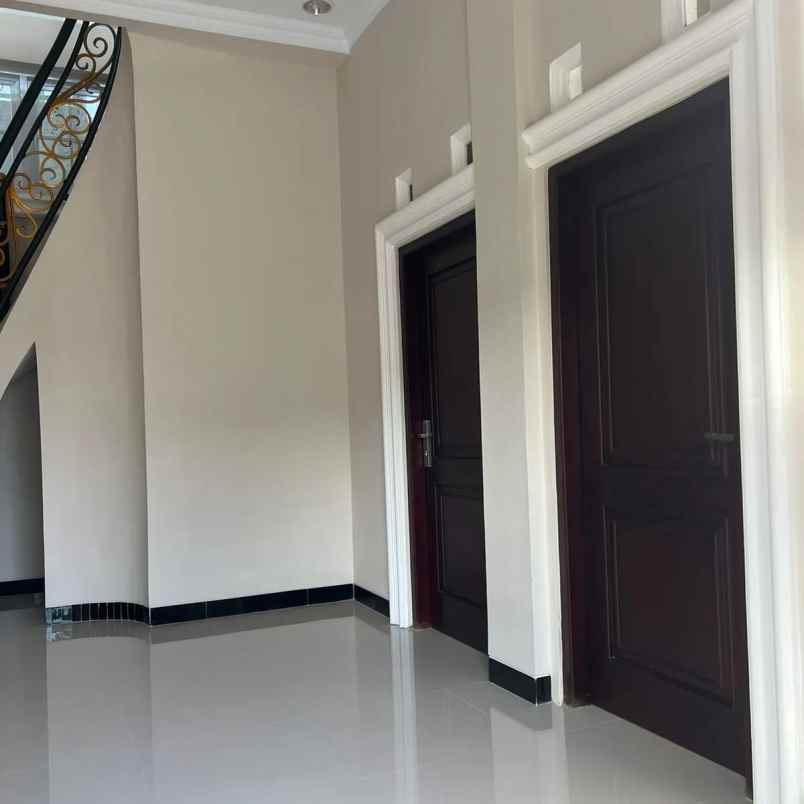 dijual rumah 850 meter ke ringroad barat