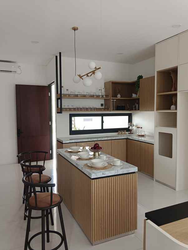 dijual rumah adipura gede bage bandung