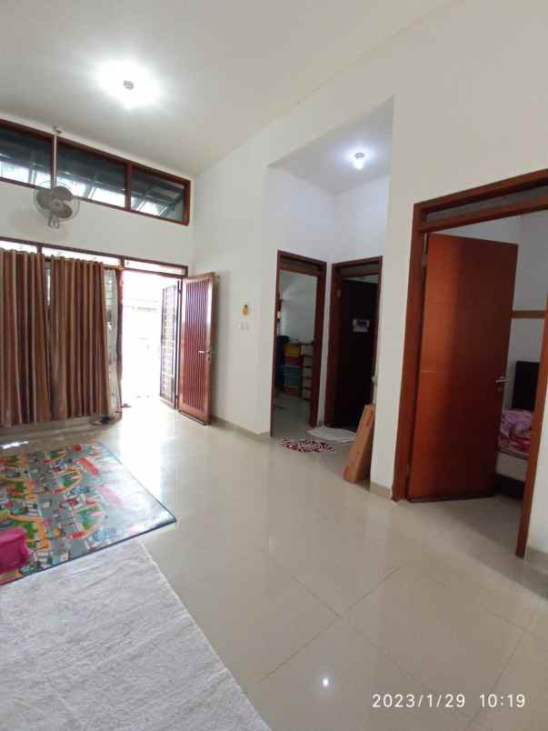 dijual rumah antapani