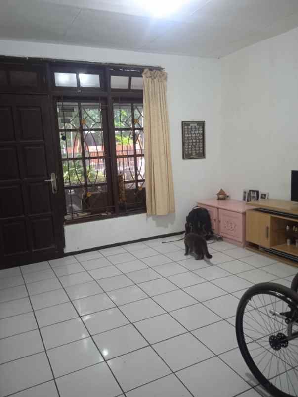 dijual rumah antapani