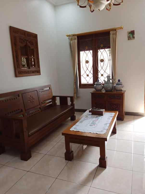 dijual rumah antapani