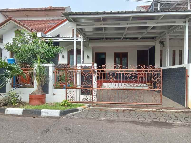 dijual rumah antapani