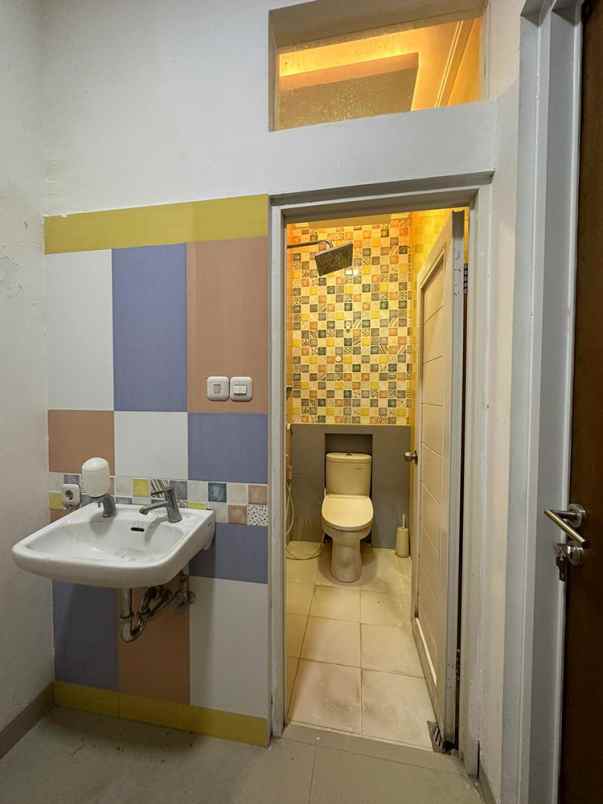 dijual rumah antapani