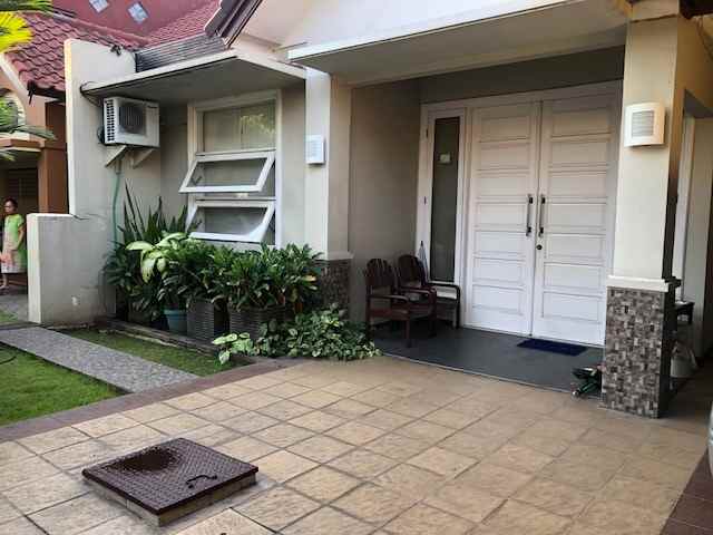 dijual rumah araya