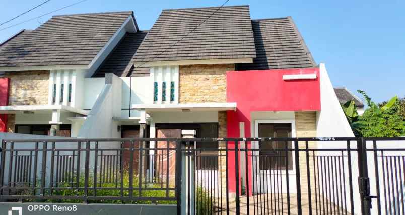 dijual rumah arcamanik