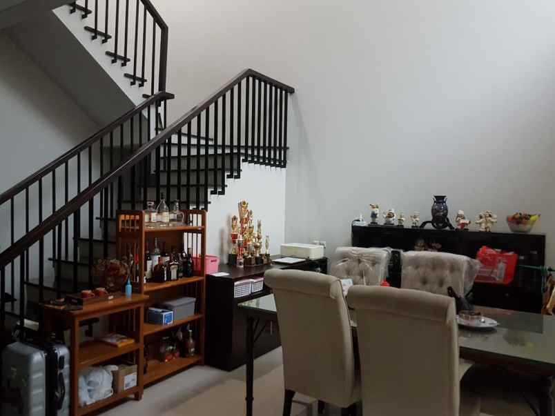 dijual rumah babatan pantai astoria park