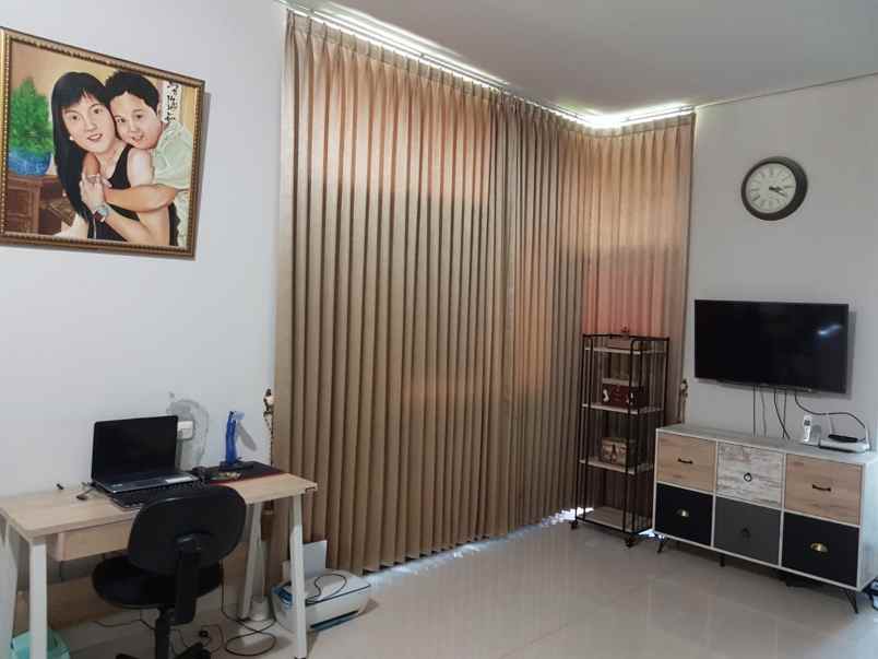 dijual rumah babatan pantai astoria park