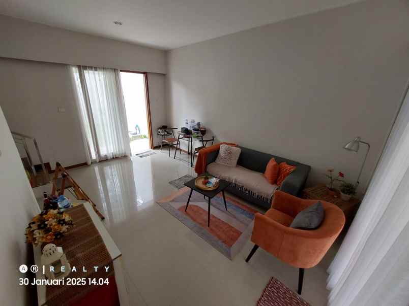 dijual rumah bali garden city view