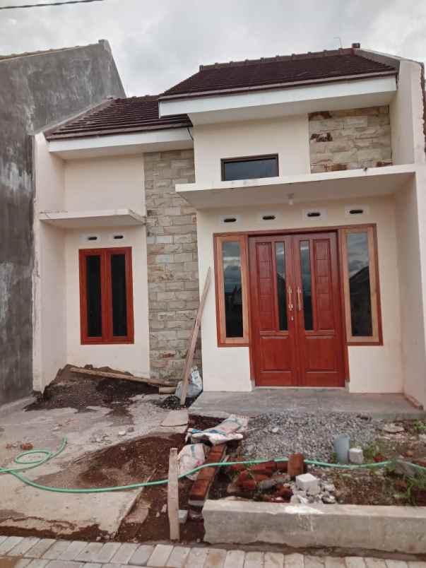 dijual rumah bandulan