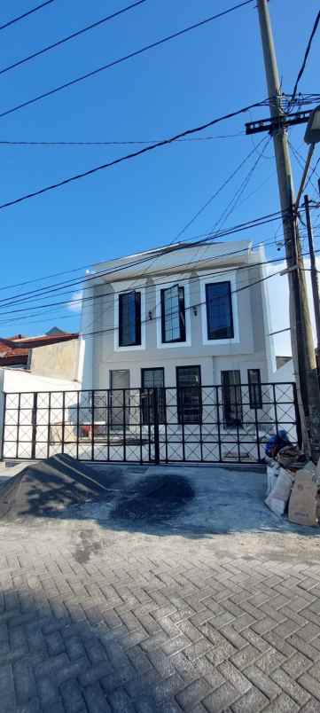 dijual rumah baratajaya