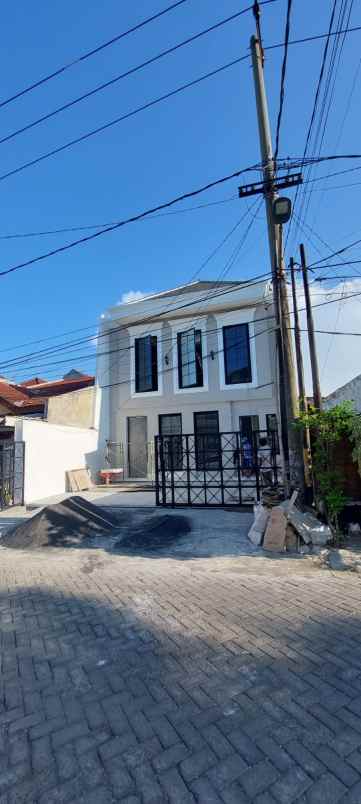 dijual rumah baratajaya