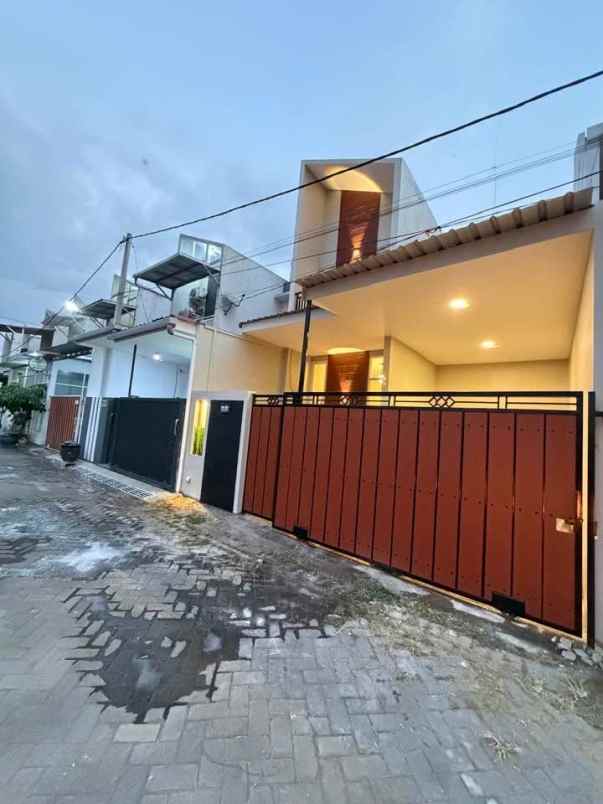 dijual rumah baru lokasi bakalan krajan