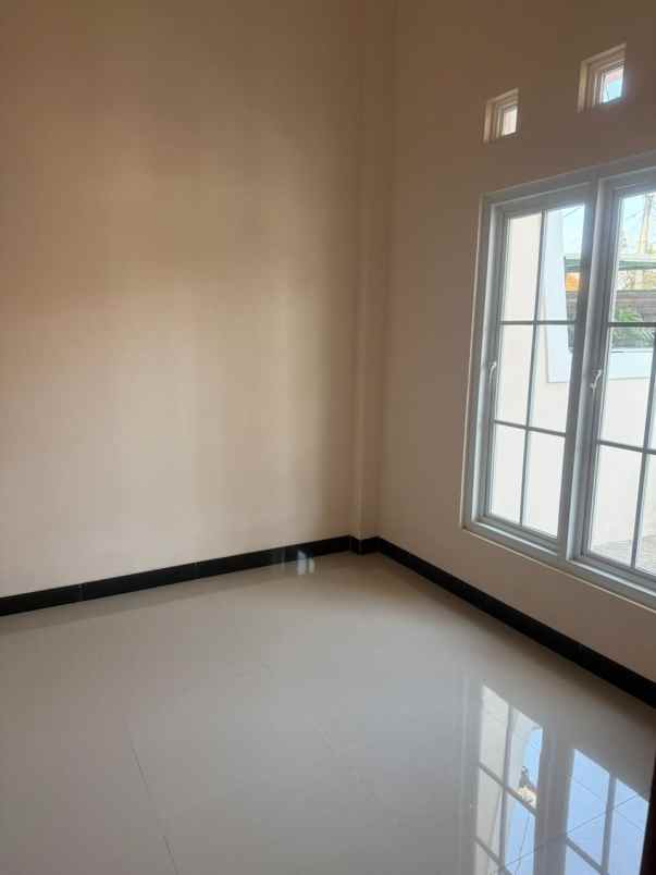 dijual rumah batiretno banguntapan bantul