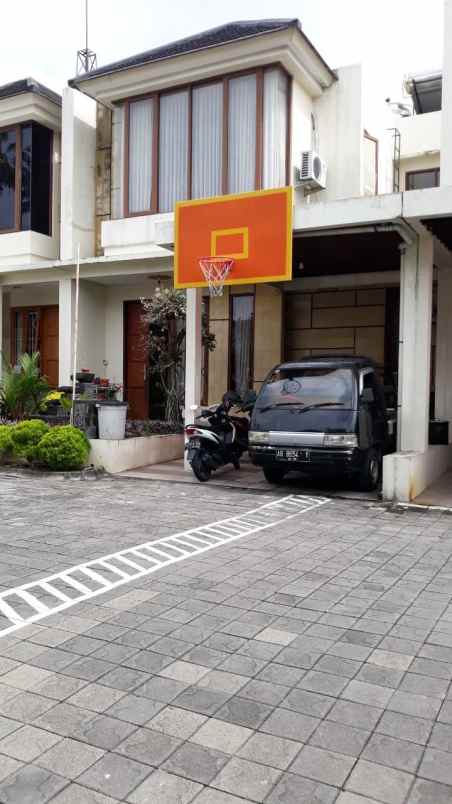 dijual rumah baturetno