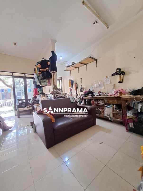 dijual rumah beji