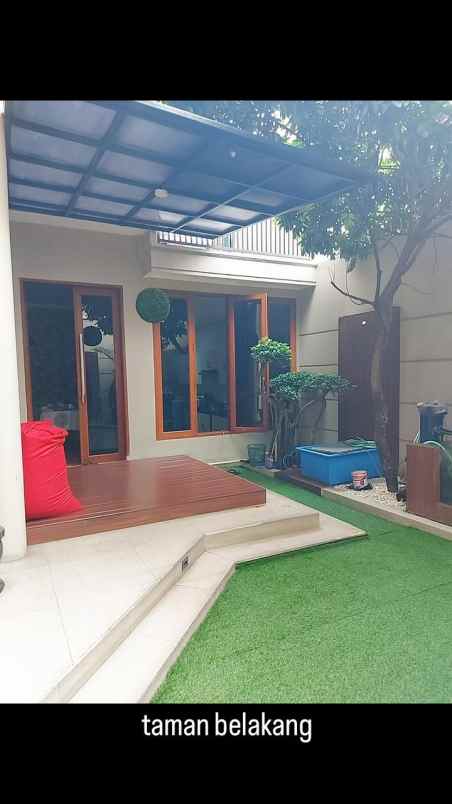 dijual rumah belakang mall pvj kota bandung