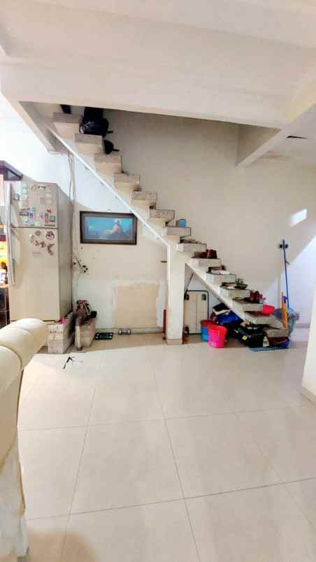 dijual rumah bintara