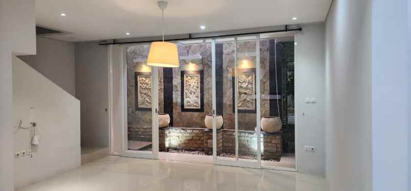 dijual rumah bintaro sektor 2