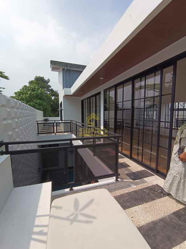 dijual rumah bintaro sektor 8