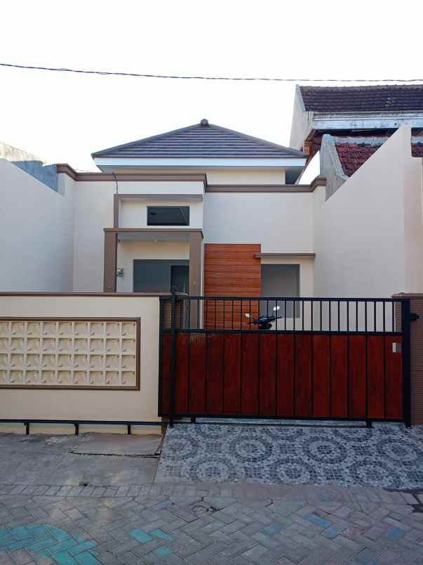 dijual rumah bluru permai sidoarjo