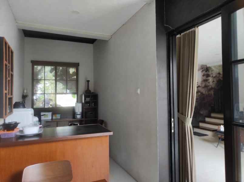 dijual rumah bukit pakar timur dago