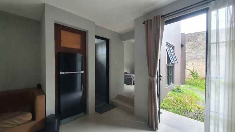 dijual rumah bukit pakar timur dago