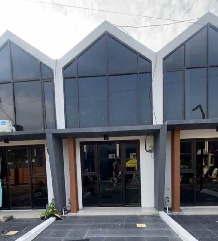 dijual rumah bumi wonorejo