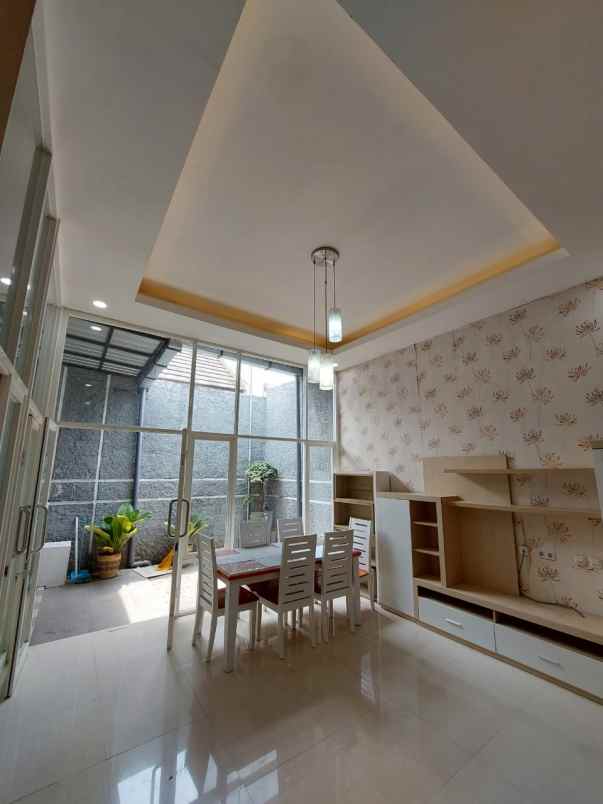 dijual rumah cantik minimalis lokasi sulfat malang