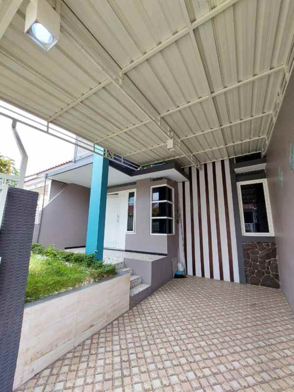 dijual rumah cantik minimalis lokasi sulfat malang