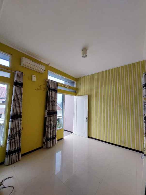 dijual rumah cantik minimalis lokasi sulfat malang