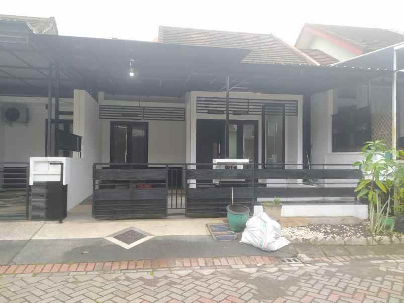 dijual rumah cantik permata jingga malang