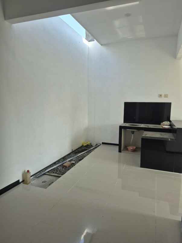 dijual rumah cemorokandang kota malang