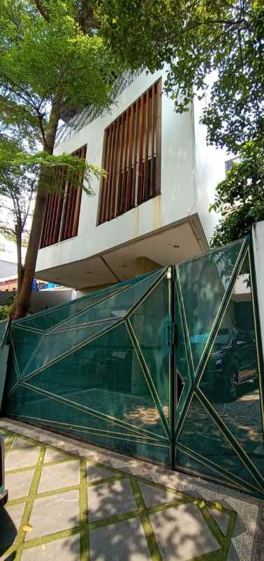 dijual rumah cempaka baru kemayoran