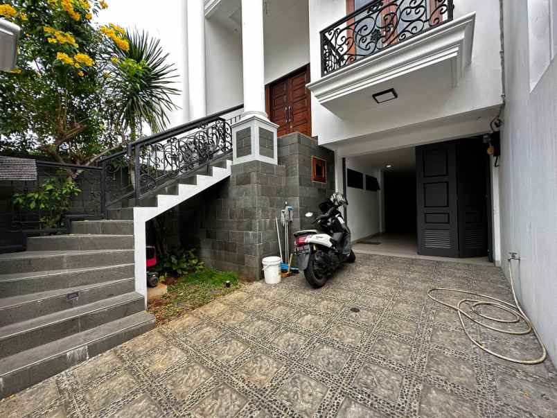 dijual rumah cempaka putih