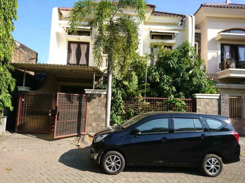 dijual rumah central park