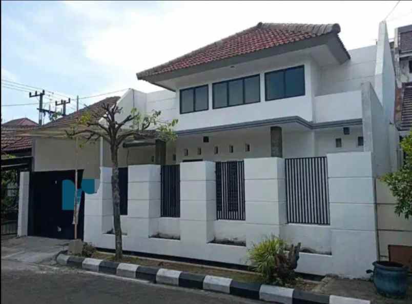 dijual rumah central park wiguna