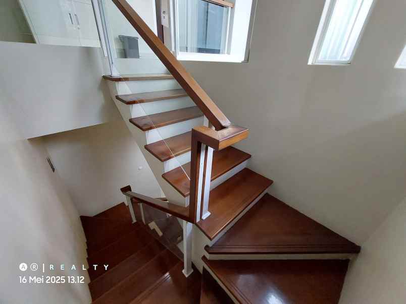 dijual rumah cigadung kota bandung jawa